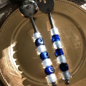 🥗🥗Jumbo Salad Servers🥗 hammered and beaded clear white & navy🥗 Free Spreader